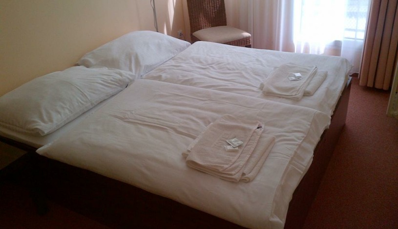 HOTEL ACHÁT Janov nad Nisou - 2L pokoj